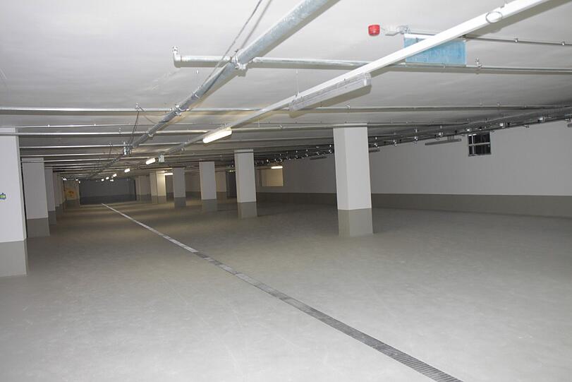 Eine leere Tiefgarage in München &ndash; immer mehr kommen ohne Auto zurecht.