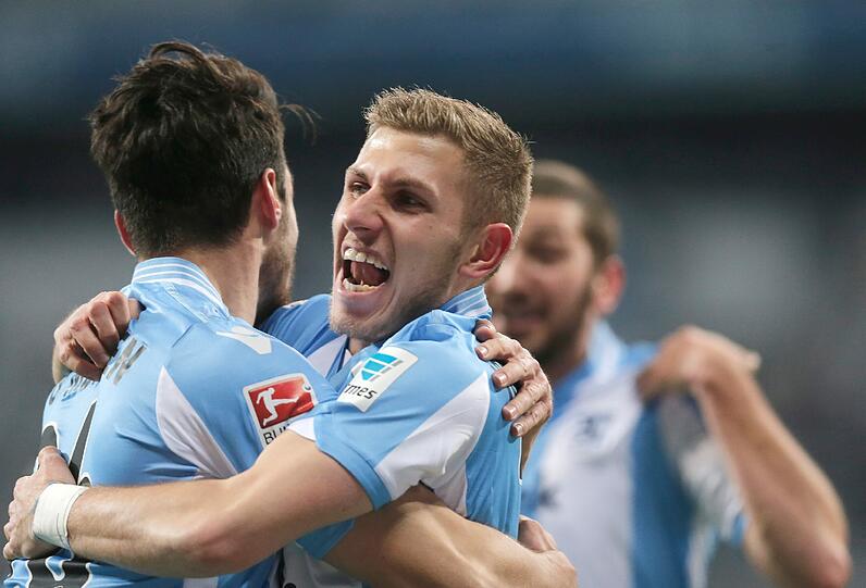 LEVENT AYCICEK: Der bundesligaerfahrene Wirbelwind im Mittelfeld spielte erst rechts. Seit Michael Liendl auf die Außen beordert wurde, ist der 22-jährige Leihspieler öfter links zu finden.
