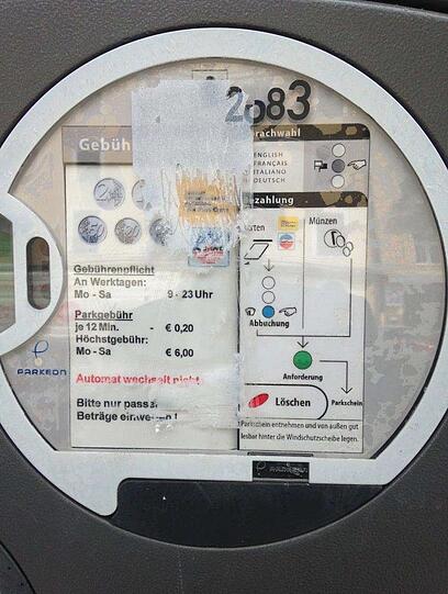 Parkautomat in der Maistraße: "Automat wechselt nicht".