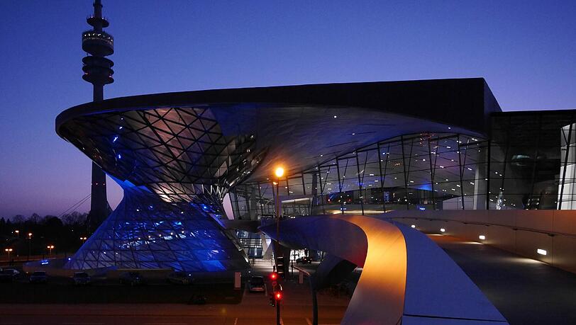 Die BMW-Welt am Olympiapark. Die BMW-Welt am Olympiapark.