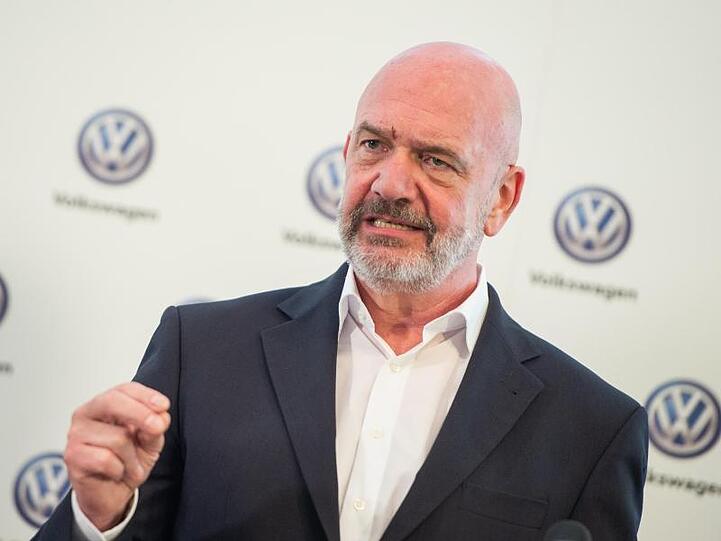 VW-Betriebsratschef Bernd Osterloh verbucht die Einigung als Erfolg: Niemand müsse Angst um seinen Arbeitsplatz haben.