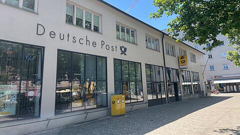 "Mobile First", soll die künftige Devise der Postbank sein. Deswegen ist hier am Harras bald Schluss. Und auch die Postdienstleistungen darin schwemmt es automatisch weg.