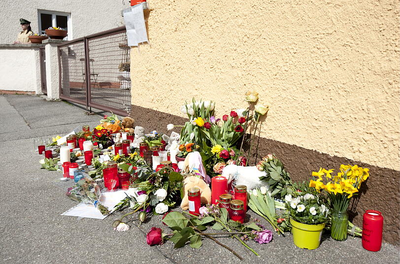 Im Gedenken der zwei Engelchen:
Unfassbar, traurig , fassungslos.. Unser tiefes Beileid Ihnen und Ihrer Familie! Wünschen Ihnen viel Kraft und alles alles gute .. es ist einfach schockierend, wo sind unsere Kinder denn noch sicher ?