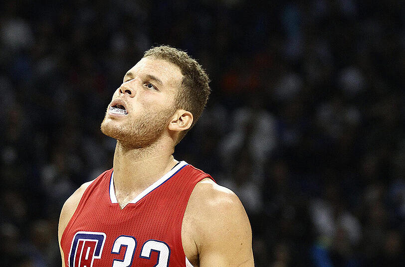 Superstar Blake Griffin schlägt im Streit mit dem Assistenz-Zeugwart der Clippers mehrfach zu und bricht sich die Hand.
