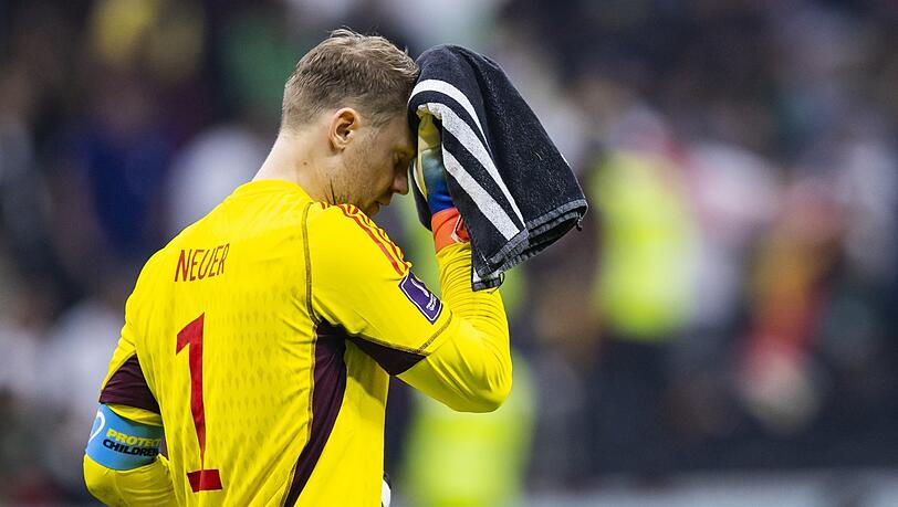 Er fällt nach seinem Unterschenkelbruch bis zum Saisonende aus - mindestens: Bayern-Torhüter Manuel Neuer.
