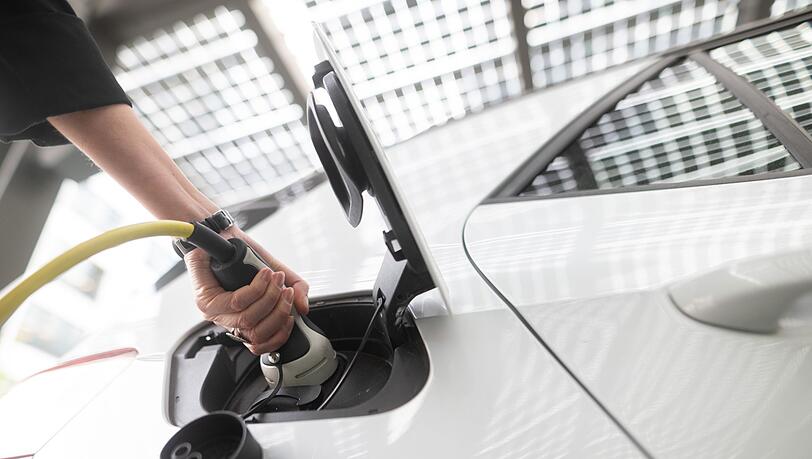 Elektro-Autos breiten sich in der EU aus (Archivbild) Elektro-Autos breiten sich in der EU aus (Archivbild)