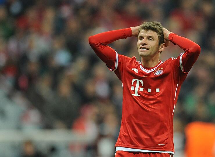 THOMAS MÜLLER: NOTE 2.
Kein Ballstaffettenmeister. Suchte Räume, fand sie lange nicht. Biss sich aber in die Partie, irgendwie. Müllerte verdient zum 2:1 ein.