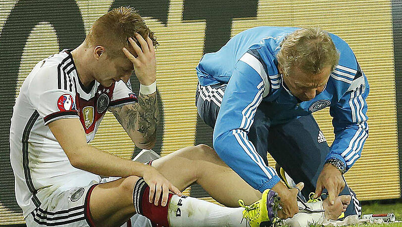 Nicht ganz so schlimm, wie vor der WM. Trotzdem wird Reus einige Spiele pausieren müssen. Nicht ganz so schlimm, wie vor der WM. Trotzdem wird Reus einige Spiele pausieren müssen.