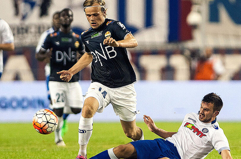 Iver Fossum (links) im Trikot des FC Stromsgodset im Duell mit Mijo Caktas von NK Hajduk Split.