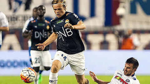Iver Fossum (links) im Trikot des FC Stromsgodset im Duell mit Mijo Caktas von NK Hajduk Split.