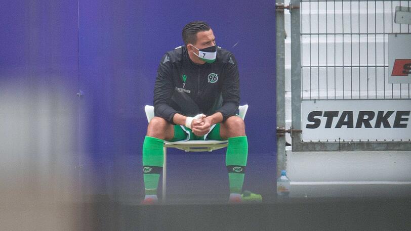 Sitzt derzeit zwischen den Stühlen: Edgar Prib von Zweitligist Hannover 96.