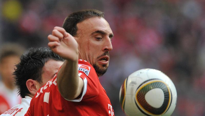 In Loyn am Dienstag ist er gesperrt, dennoch darf sich Franck Ribéry am Samstag in Gladbach austoben. In Loyn am Dienstag ist er gesperrt, dennoch darf sich Franck Ribéry am Samstag in Gladbach austoben.