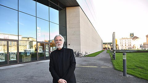 Vor der Gala, vor der Hochschule für Fernsehen und Film in der Gabelsbergerstraße: Michael Haneke.