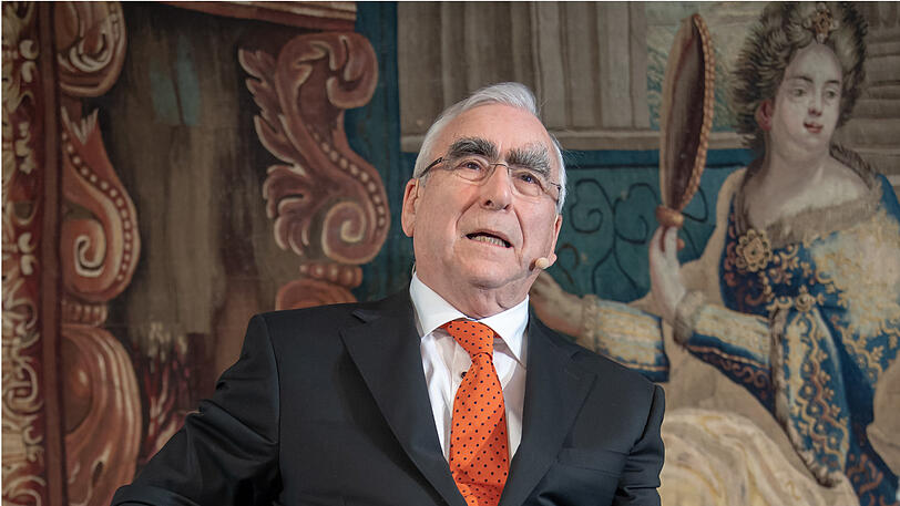 Bei der Vorstellung seiner Autobiografie "Ehrlichkeit ist eine Währung": Theo Waigel.