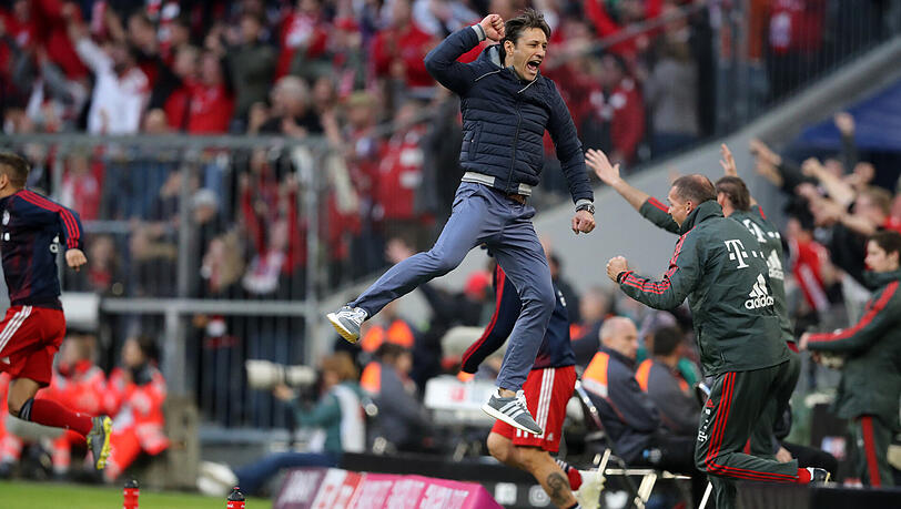Niko Kovac bejubelt das 3:0 im Spitzenspiel gegen Borussia Dortmund ausgelassen. Niko Kovac bejubelt das 3:0 im Spitzenspiel gegen Borussia Dortmund ausgelassen.