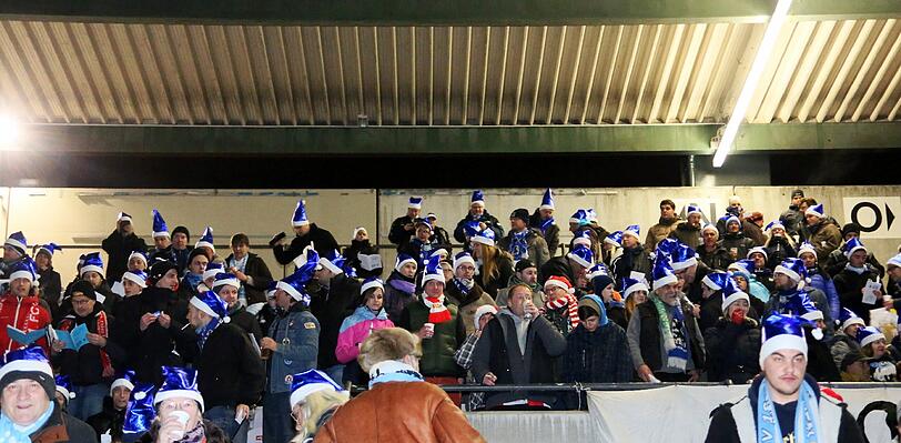 Adventssingen des TSV 1860 München im Grünwalder Stadion