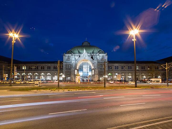 Blick auf den Nürnberger Hauptbahnhof. Foto: Daniel Karmann/dpa/Archivbild