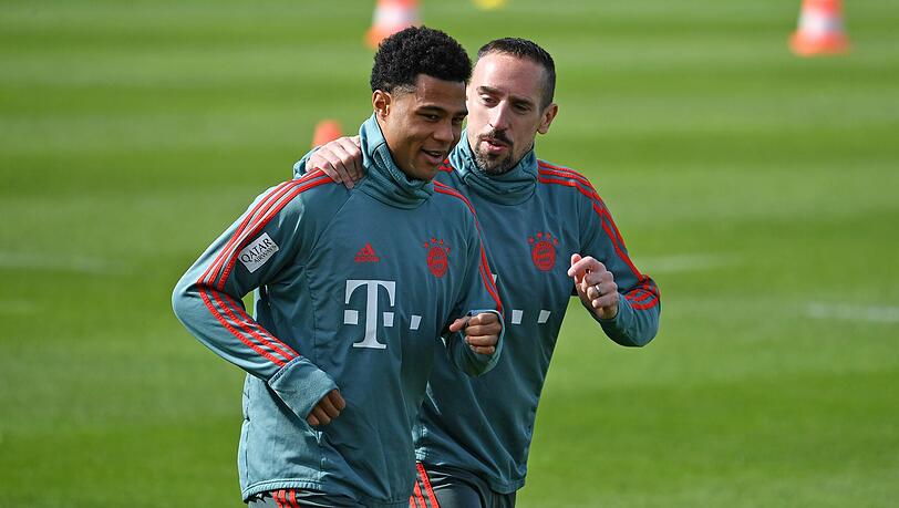 Vorgänger und Nachfolger: Serge Gnabry erbt die legendäre Nummer 7 beim FC Bayern. Vorgänger und Nachfolger: Serge Gnabry erbt die legendäre Nummer 7 beim FC Bayern.