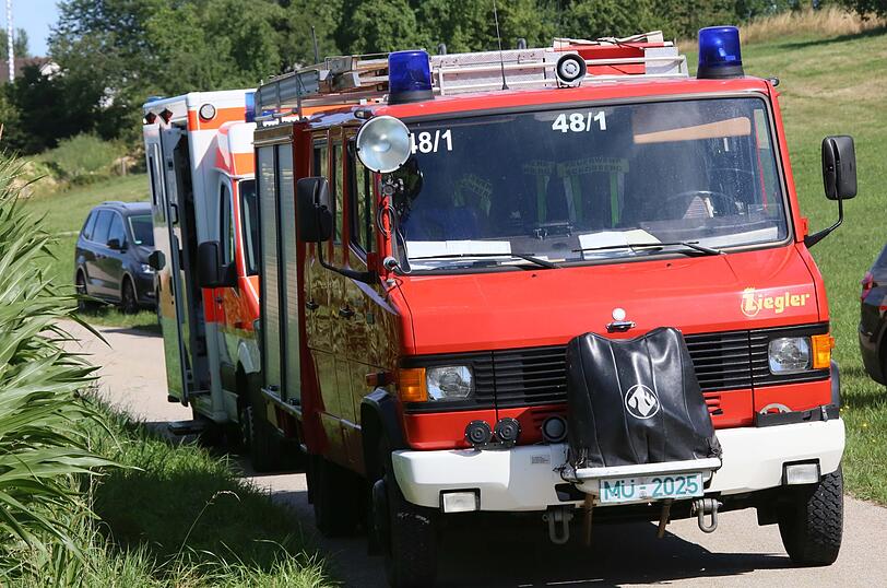 Ob der Motorradfahrer einen Führerschein für die Maschine besitze, sei Gegenstand weiterer Ermittlungen, so die Polizei.