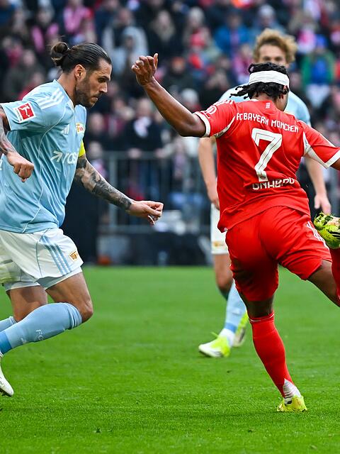 Serge Gnabry beim Torschuss.