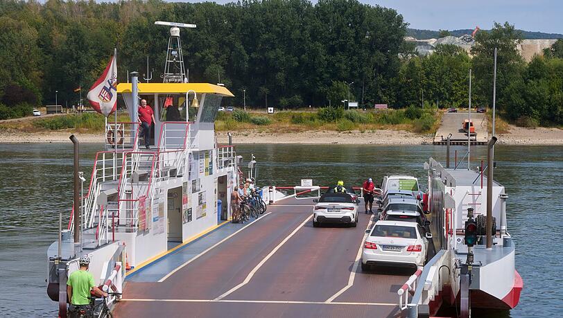 Eine der Rheinf&auml;hren, hier in Bad Breisig (Rheinland-Pfalz). (Archivbild)