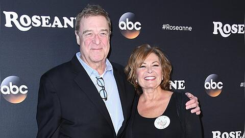 John Goodman und Roseanne Barr begeisterten in "Roseanne" jahrelang als Ehepaar.