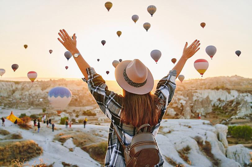 Don't dream your life, live your dream! Das Leben ist definitiv zu kurz, um Träume nicht zu verwirklichen. Was sind Ihre großen Sehnsuchtsorte? Was möchten Sie unbedingt einmal im Leben machen? Gut möglich, dass Ihre Bucket List noch etwas länger wird, wenn Sie sich unsere Liste der einzigartigen Orte und Once-in-a-lifetime-Erlebnisse durchlesen. Don't dream your life, live your dream! Das Leben ist definitiv zu kurz, um Träume nicht zu verwirklichen. Was sind Ihre großen Sehnsuchtsorte? Was möchten Sie unbedingt einmal im Leben machen? Gut möglich, dass Ihre Bucket List noch etwas länger wird, wenn Sie sich unsere Liste der einzigartigen Orte und Once-in-a-lifetime-Erlebnisse durchlesen.