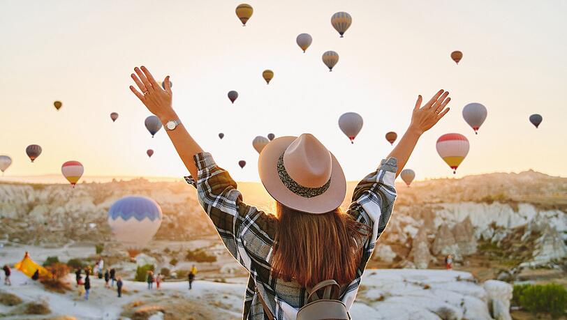 Don't dream your life, live your dream! Das Leben ist definitiv zu kurz, um Träume nicht zu verwirklichen. Was sind Ihre großen Sehnsuchtsorte? Was möchten Sie unbedingt einmal im Leben machen? Gut möglich, dass Ihre Bucket List noch etwas länger wird, wenn Sie sich unsere Liste der einzigartigen Orte und Once-in-a-lifetime-Erlebnisse durchlesen. Don't dream your life, live your dream! Das Leben ist definitiv zu kurz, um Träume nicht zu verwirklichen. Was sind Ihre großen Sehnsuchtsorte? Was möchten Sie unbedingt einmal im Leben machen? Gut möglich, dass Ihre Bucket List noch etwas länger wird, wenn Sie sich unsere Liste der einzigartigen Orte und Once-in-a-lifetime-Erlebnisse durchlesen.