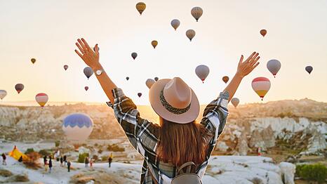 Don't dream your life, live your dream! Das Leben ist definitiv zu kurz, um Tr&auml;ume nicht zu verwirklichen. Was sind Ihre gro&szlig;en Sehnsuchtsorte? Was m&ouml;chten Sie unbedingt einmal im Leben machen? Gut m&ouml;glich, dass Ihre Bucket List noch etwas l&auml;nger wird, wenn Sie sich unsere Liste der einzigartigen Orte und Once-in-a-lifetime-Erlebnisse durchlesen.