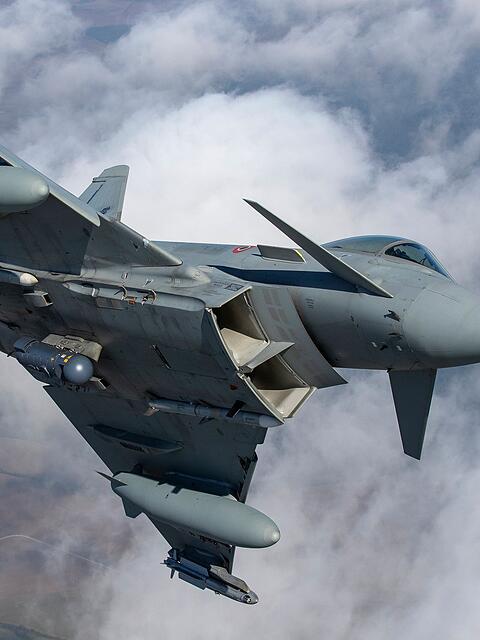 Kampfjets der Nato holen &uuml;ber Litauen eine Drohne vom Himmel. (Archivbild)