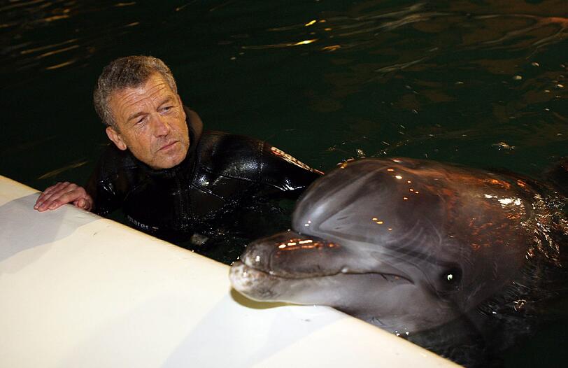 Für die Löwen ging's am Mittwoch noch tierisch zu: Im Delfinarium durften sie mit Flipper & Co. eine Runde schwimmen.