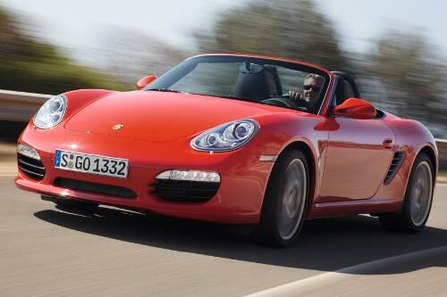 Knackigere Formen und cooles Tagfahrlicht kennzeichnen den neuen Porsche Boxster.