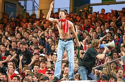 Sie  geben weiterhin alles für ihren Club - und dafür  auch gerne viel Geld aus: Auf die Unterstützung der Fans werden sich die FCN-Profis auch in der neuen Saison verlassen können.