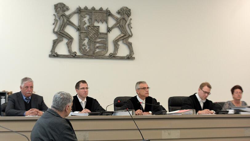 Der 69-Jährige wurde zu lebenslanger Haft verurteilt. Der 69-Jährige wurde zu lebenslanger Haft verurteilt.