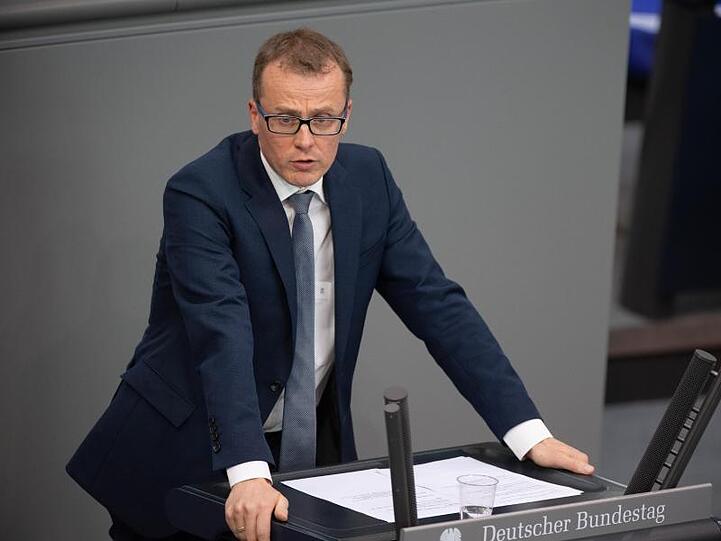 Alexander Krauß (CDU) spricht. Foto: Christophe Gateau/dpa/Archivbild