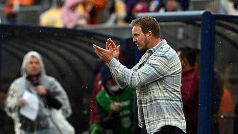 Applaus, Applaus: Neu-Bundestrainer Julian Nagelsmann beim 3:1-Sieg der deutschen Nationalmannschaft über die USA.