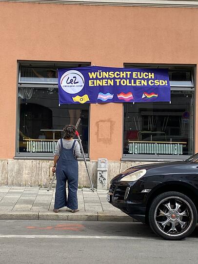 Noch einmal Hand anlegen: Das lesbisch-queere Zentrum (LEZ( macht sich fesch.