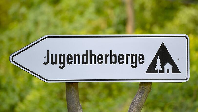 Doch die Reisen sind teuer geworden - manche Jugendherbergen offerieren den Lehrkr&auml;ften ein Gratisbett, was das Budget entlastet. (Symbolbild)