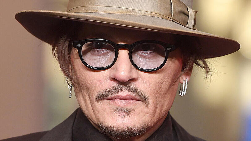 Johnny Depp ist überraschend vor Gericht erschienen.
