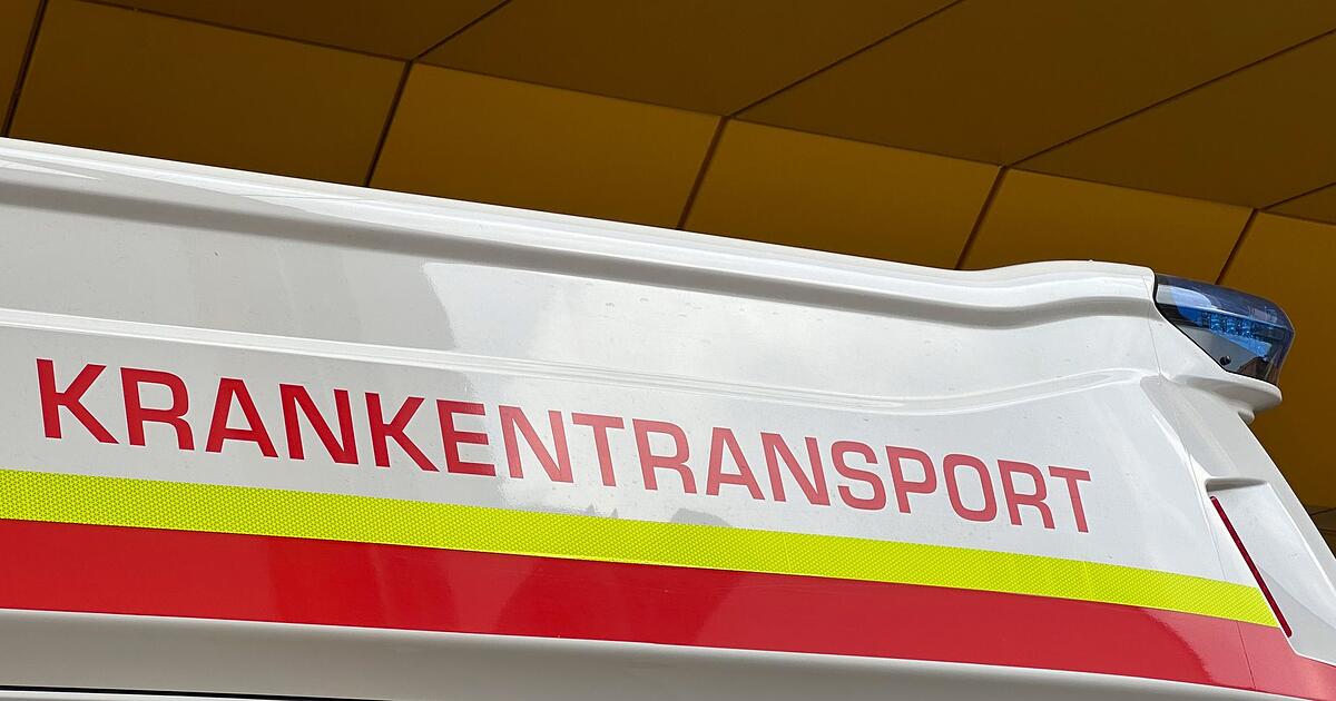 Rettung-im-Wintersportort-Deutscher-in-Mini-Spalt-gefangen