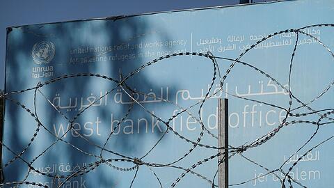 Bereits im Dezember wurde eine israelische Flagge &uuml;ber dem Geb&auml;ude gehisst (Archivbild).