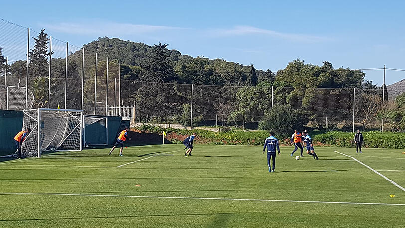 Der TSV 1860 trainiert auf engem Raum auf zwei große Tore.