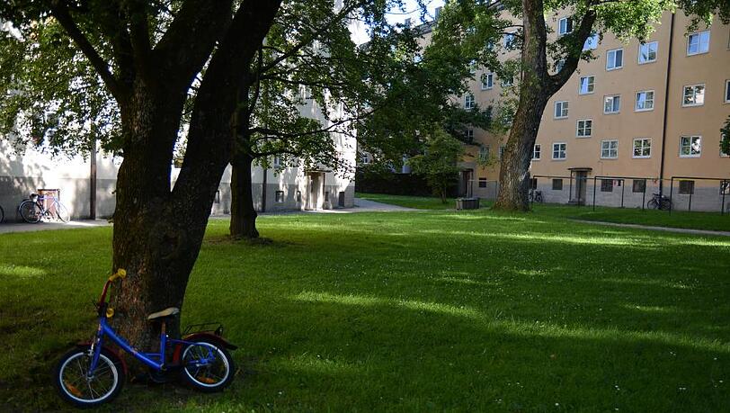Die Häuser und Höfe am Karl-Preis-Platz stammen aus den 1930er Jahren. Die Häuser und Höfe am Karl-Preis-Platz stammen aus den 1930er Jahren.