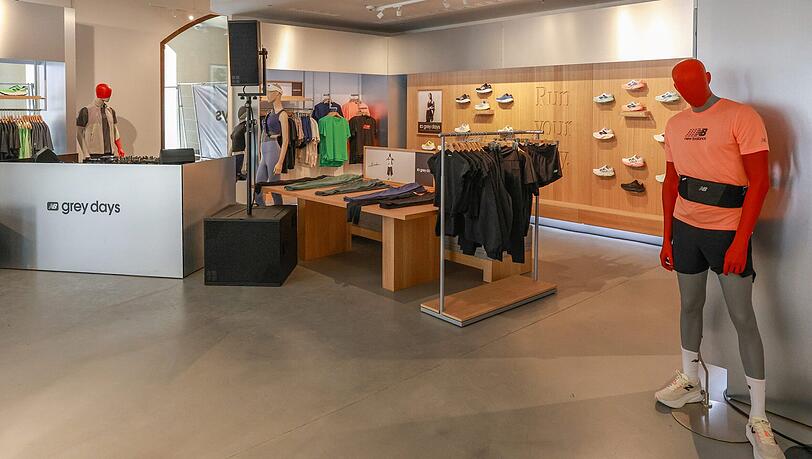 Neueröffnung: So schaut es im New Balance-Store in der Fußgängerzone aus. Neueröffnung: So schaut es im New Balance-Store in der Fußgängerzone aus.