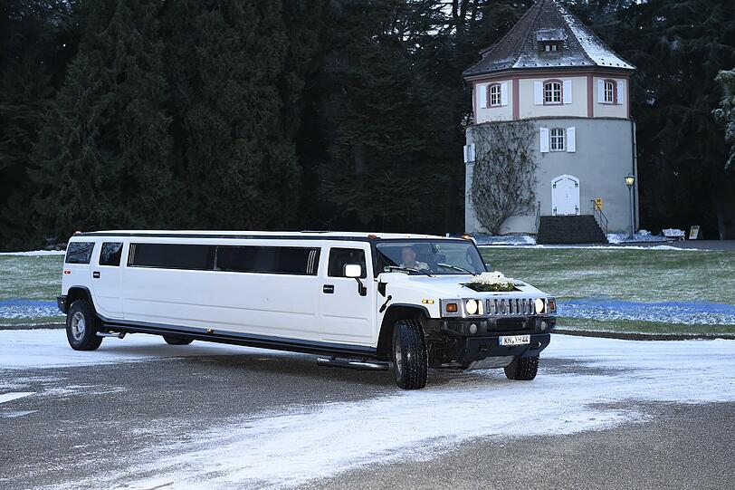 Hummer-Auftritt: In dieser Limousine kommt die Braut an.