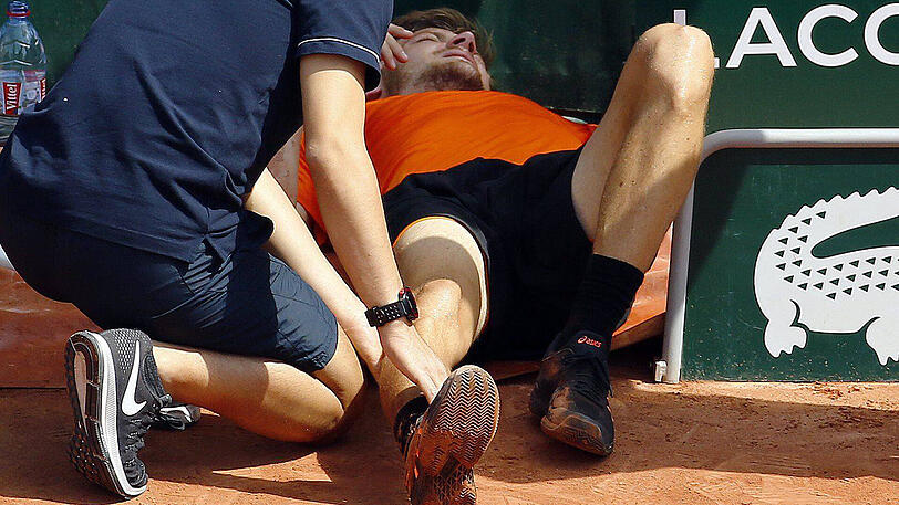 Schlimme Szenen bei den French Open: Der Belgier David Goffin verletzt sich bei seinem Drittrundenmatch gegen den Argentinier Horacio Zeballos.