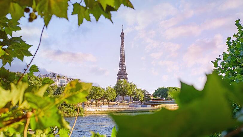 Paris empfängt tausende Besucher zu den Olympischen Sommerspielen 2024.