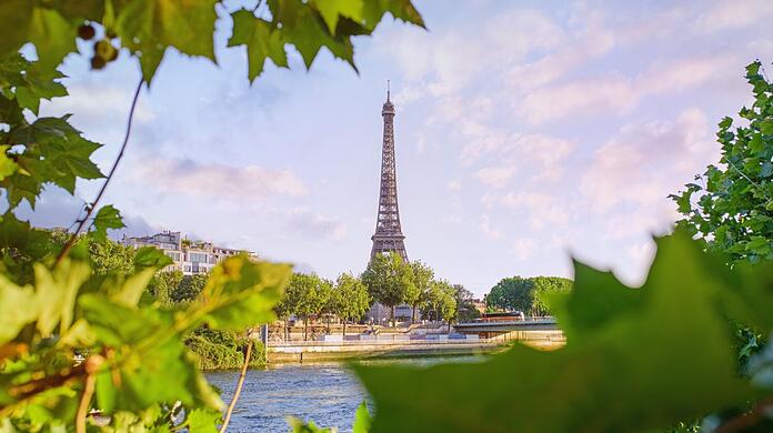 Paris empfängt tausende Besucher zu den Olympischen Sommerspielen 2024.