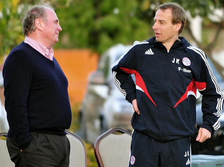 Profitiert der FC Bayern von der internationalen Finanzkrise? Manager Uli Hoeneß (l.) und Trainer Jürgen Klinsmann.