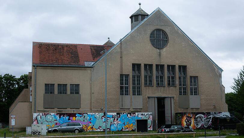Das alte Kesselhaus war während des Leerstandes ein Zwischennutzungsprojekt. Sprayer des Graffiti-Kollektivs Broke today waren hier. Das alte Kesselhaus war während des Leerstandes ein Zwischennutzungsprojekt. Sprayer des Graffiti-Kollektivs Broke today waren hier.